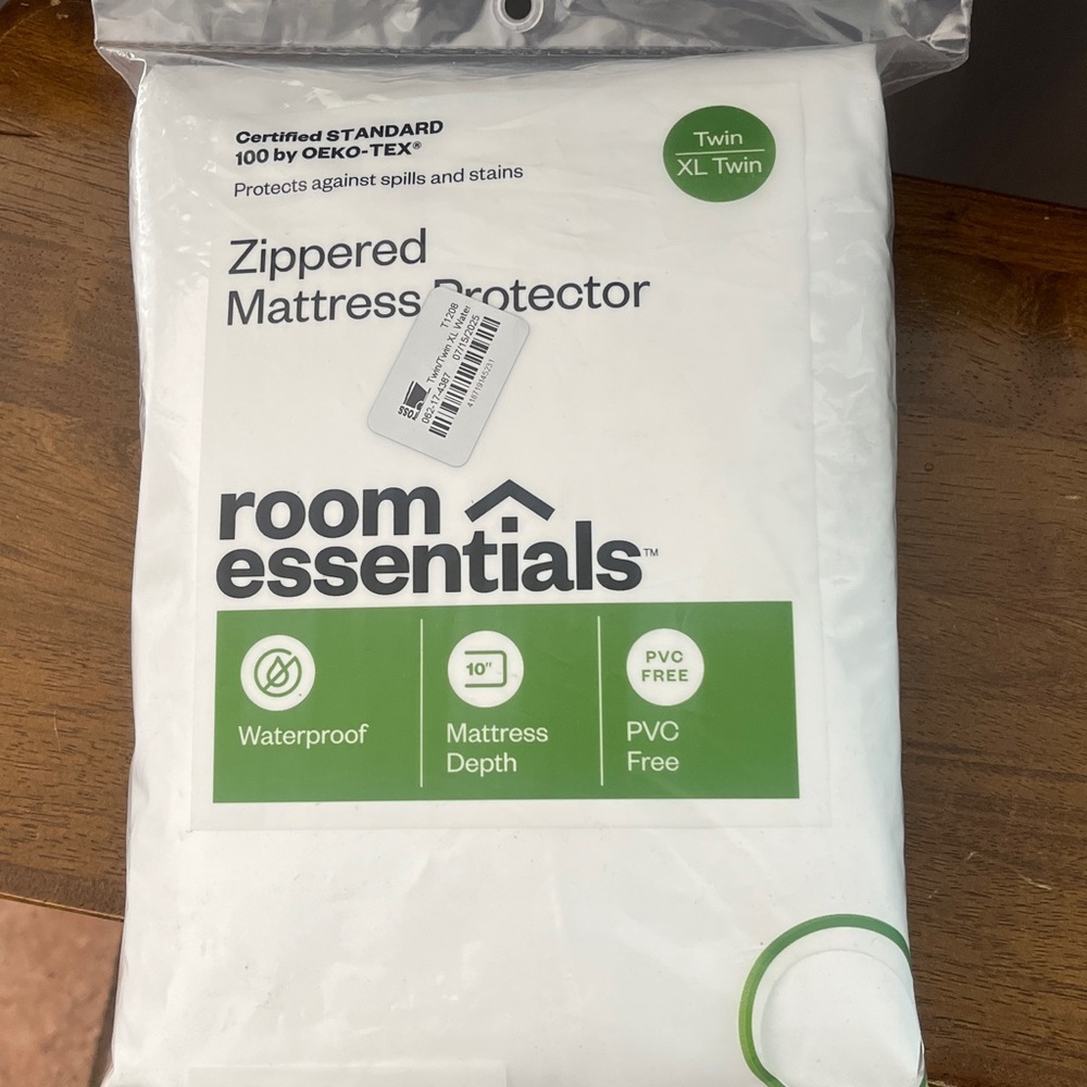 Room essentials mattress protector